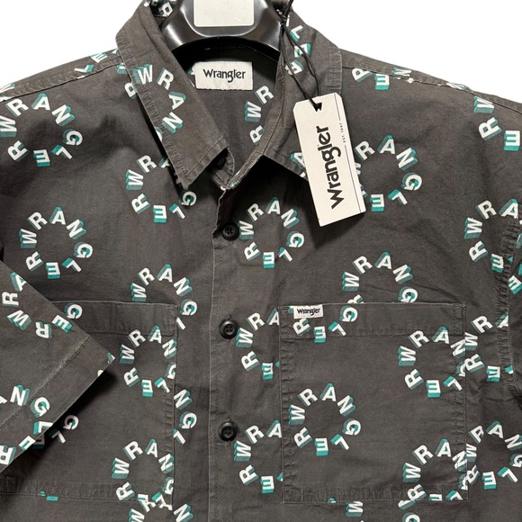 Wrangler Other - Wrangler Mens Medium Button Up Shirt Short Sleeve Mechanic Retro Print Faded‎